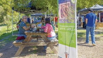 Con la participación de personas y colectivos comprometidos con la agricultura sostenible y el cuidado del entorno