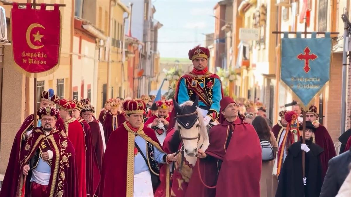 Un espectáculo inédito acerca a todos los vecinos la tradición de la localidad conquense de Valera de Abajo