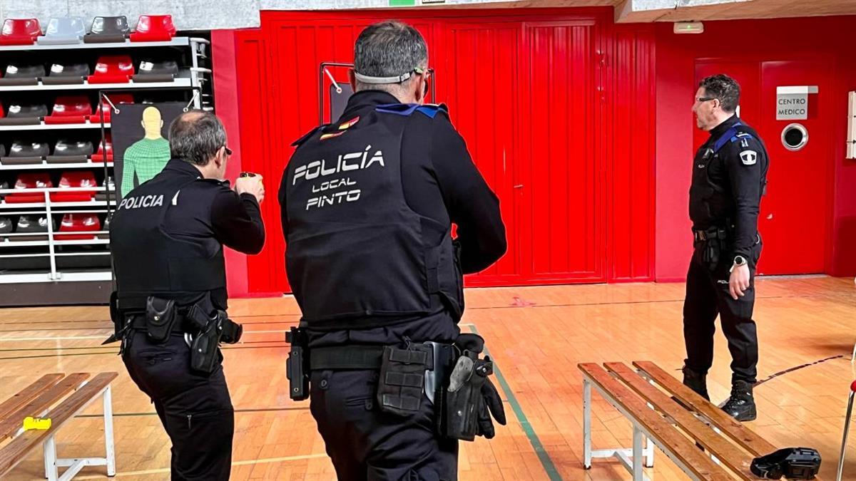 Se trata de elementos disuasorios con sus correspondientes recargas y seis cámaras que grabarán las intervenciones