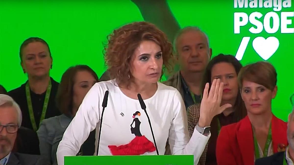 La vicepresidenta del Gobierno aseguró que estos centros son "la principal amenaza" para la clase trabajadora