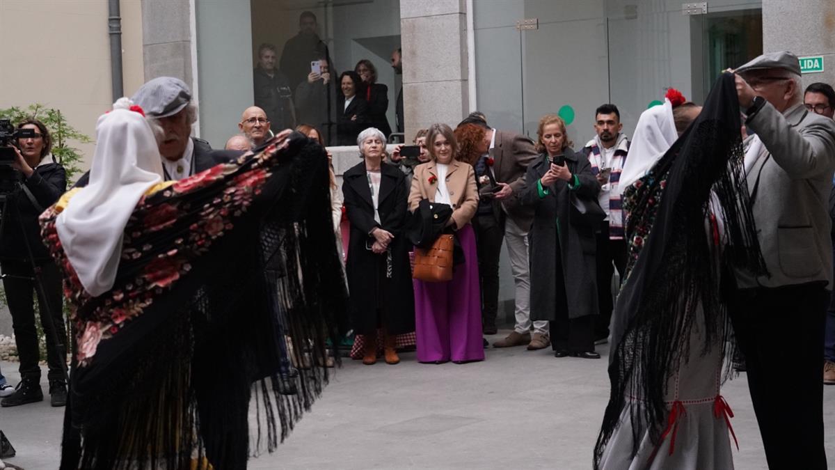 Este 2025 el Ayuntamiento invita a los vecinos a confeccionarse su propio traje
