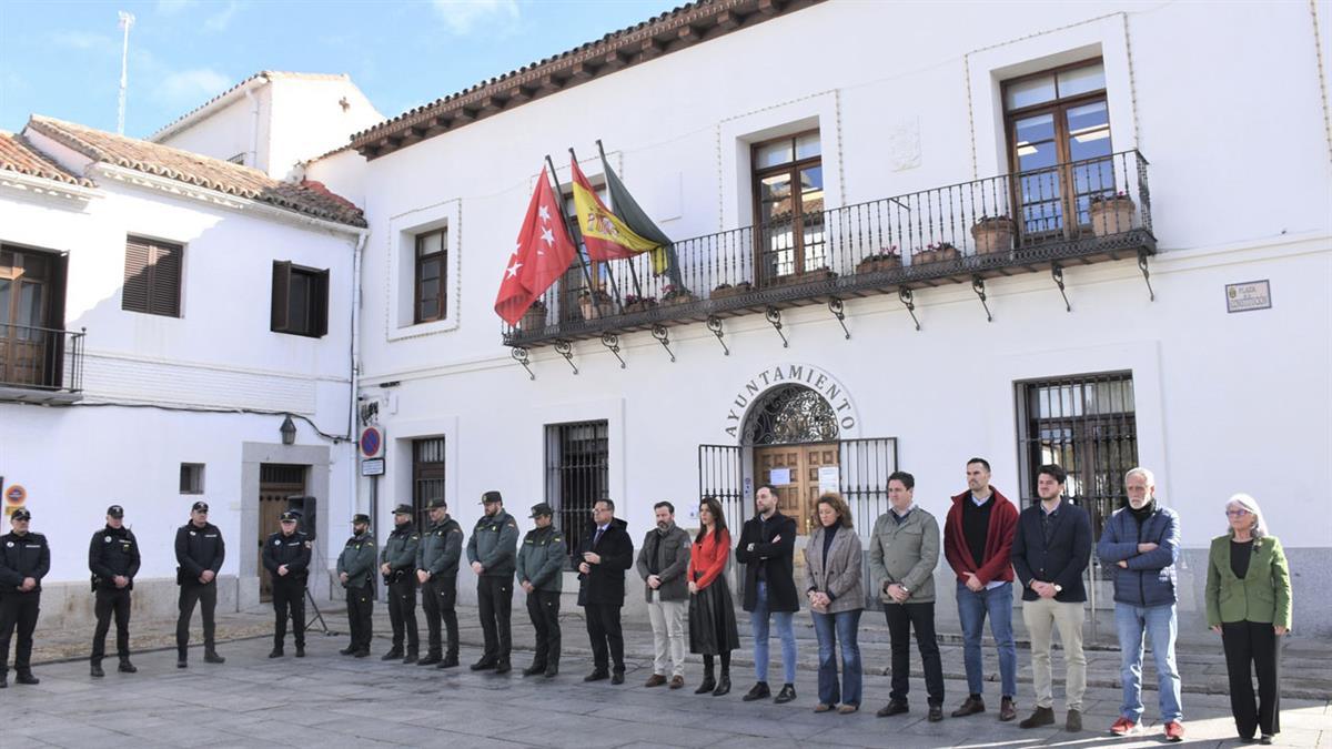 Se ha guardado un minuto de silencio en memoria de los dos agentes