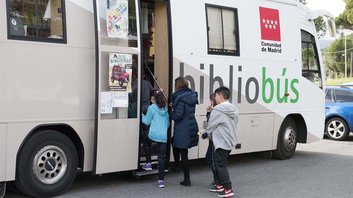 Todos los jueves se podrá acceder a este autobús ubicado en la Avenida de Valdearganda