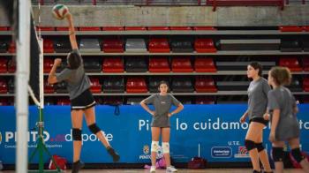 Coinciden las escuadras femeninas pinteñas de balonmano, fútbol y voleibol 