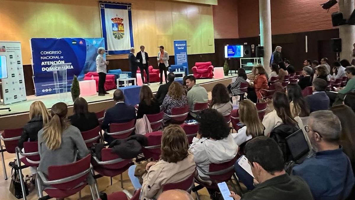 Fuenlabrada acoge a medio millar de profesionales en el II Congreso Nacional de Atención Domiciliaria