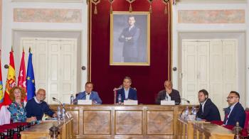 Presidido por Ángel Viveros, alcalde de Coslada, y celebrado en el Salón de Plenos del Ayuntamiento de la ciudad complutense