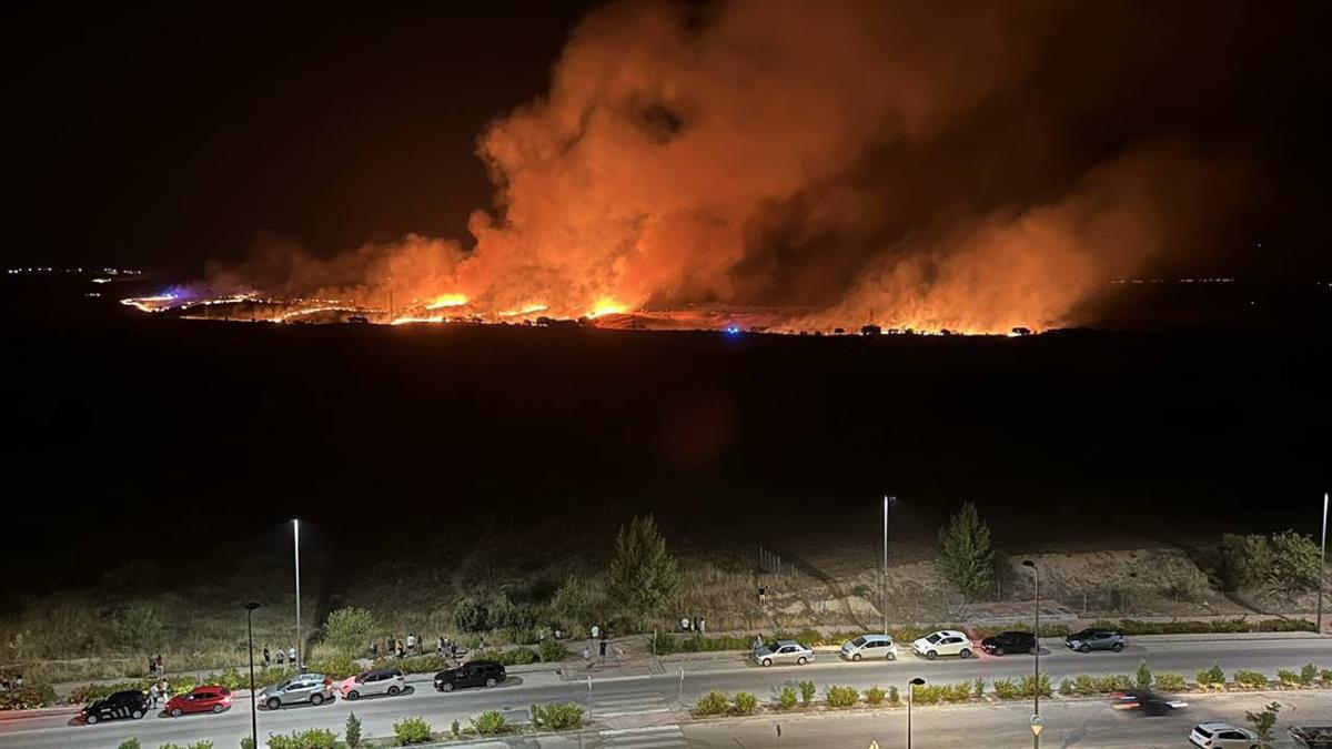 El incendio se ha producido durante la noche 