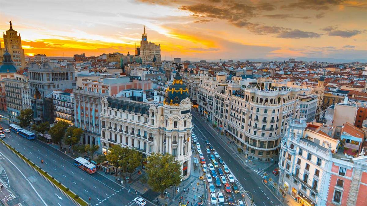 Madrid a menudo presenta opciones más asequibles en términos de vivienda y servicios