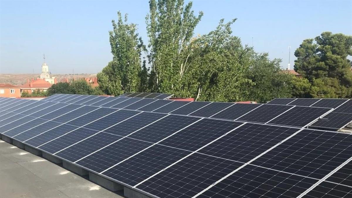 Recientemente se han instalado placas solares en el CEIP Jarama