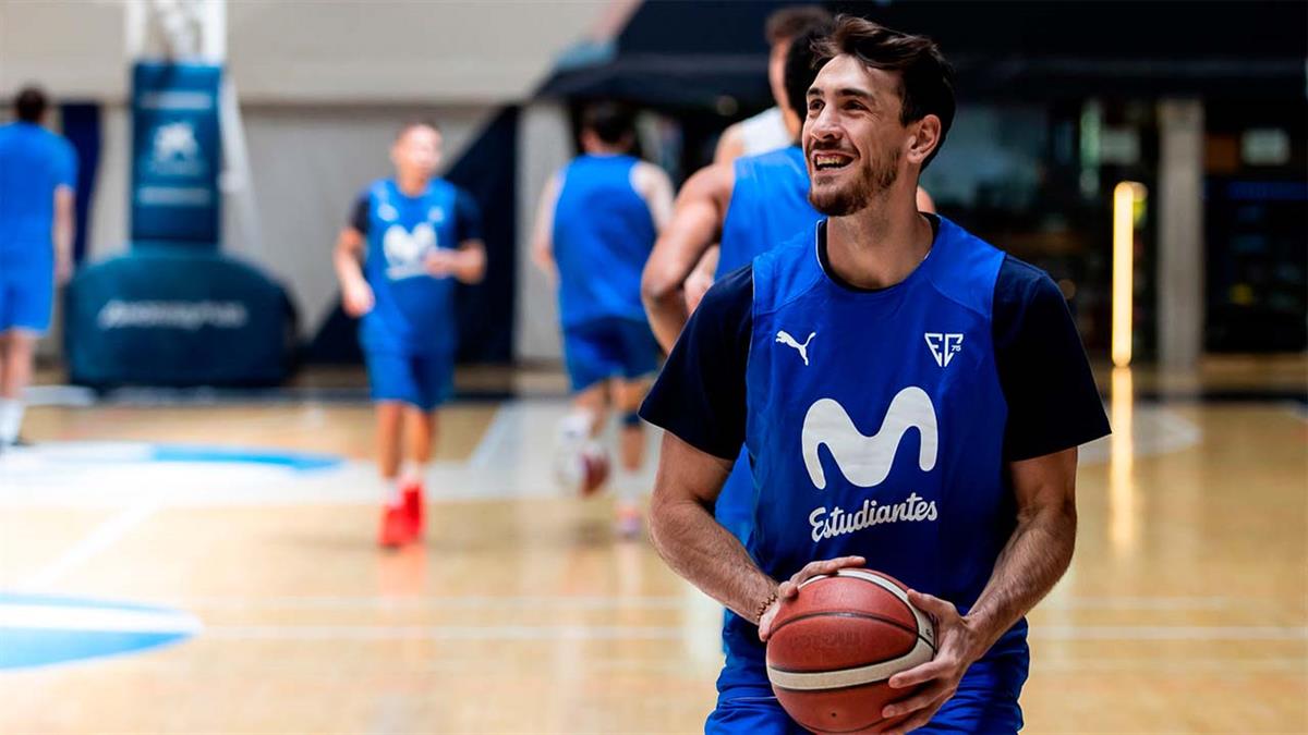 Para ayudar al equipo en los playoff en su lucha por el ascenso de la categoría LEB Oro a la ACB