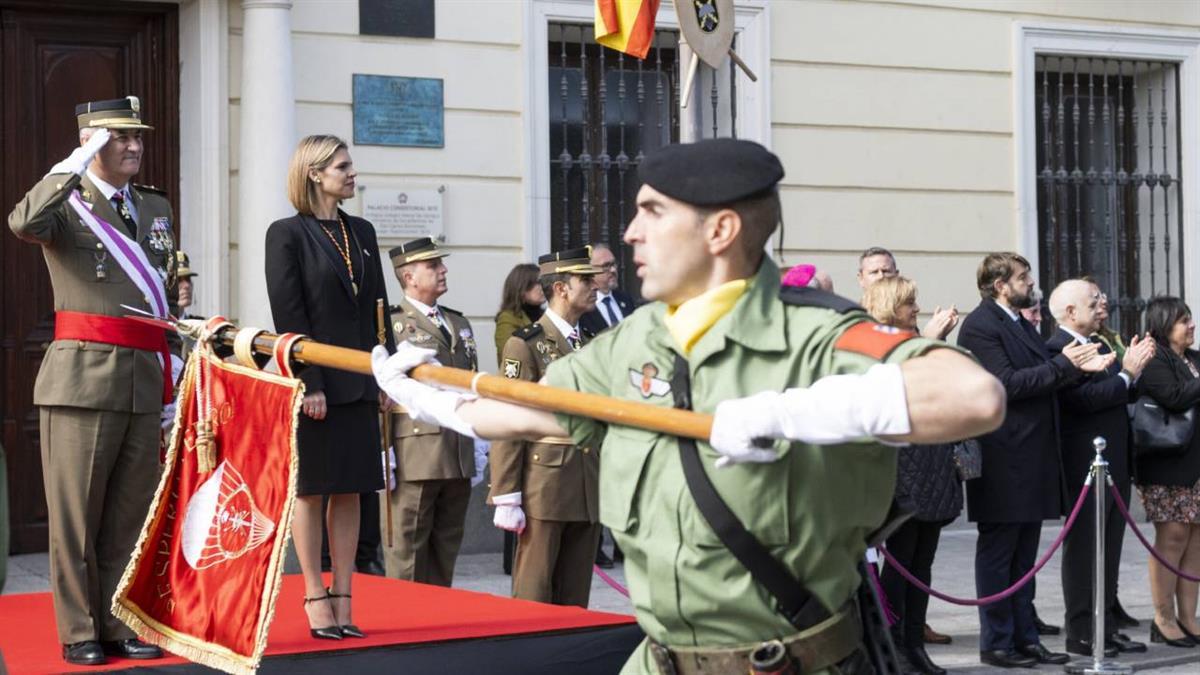 En un acto civil organizado por el Ayuntamiento de la ciudad en colaboración con la Brigada Paracaidista