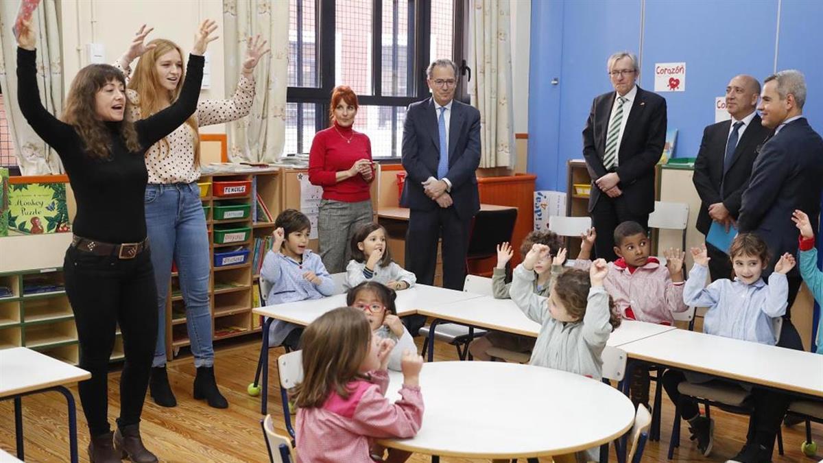 El Ministerio de Educación ha presentado un requerimiento al Decreto regional que permite a las familias decidir qué centro educativo quieren para sus hijos