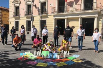 Este acto simbólico ha sido también un homenaje a las víctimas de la COVID-19 