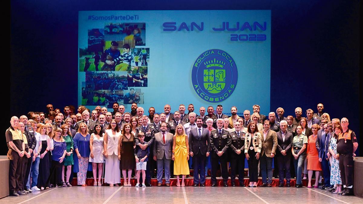 Haciendo honor a la tradición: en una gala con entrega de medallas 