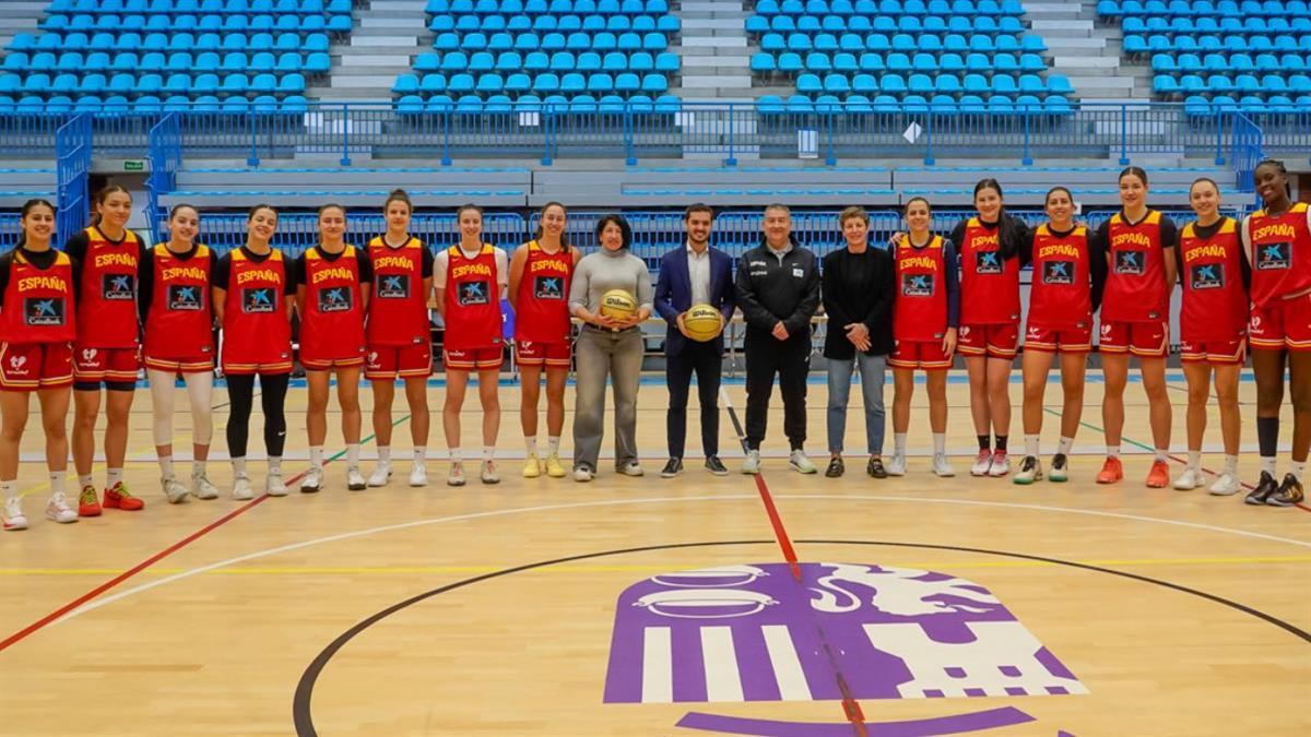 Las jugadoras españolas han entrenado en el Pabellón José Antonio Paraíso