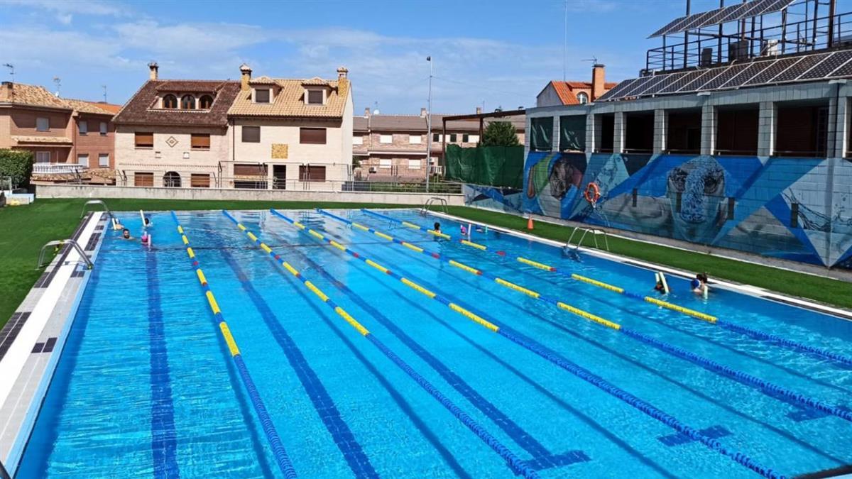 Será obligatorio el uso de gorro de baño, bañador, chanclas y toalla