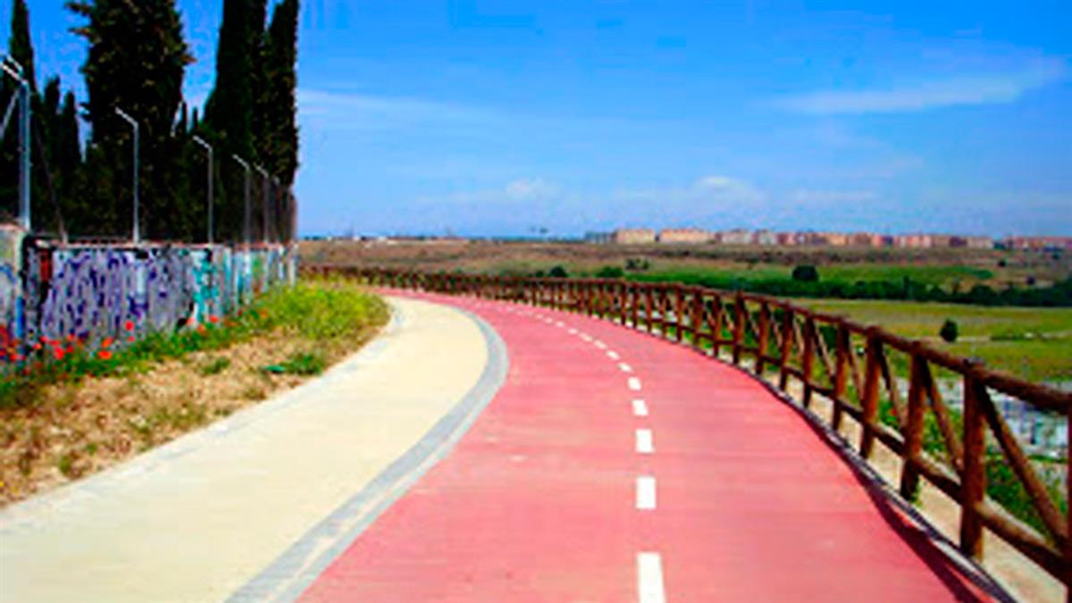 El partido denuncia que medidas como los carriles bici segregados en los barrios o el cambio de orientación de las líneas de aparcamiento no se han puesto en marcha