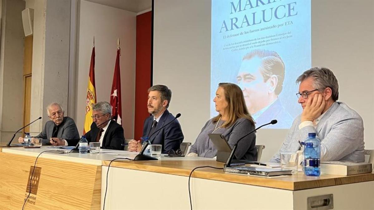 La obra de Juan José Echevarría narra la biografía de la víctima de ETA