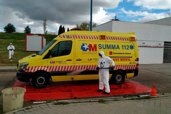 Son los encargados de desinfectar los vehículos de Policía y las Ambulancias, entre otros