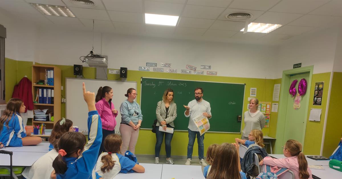 El ayuntamiento colabora con alumnos de quinto de primaria