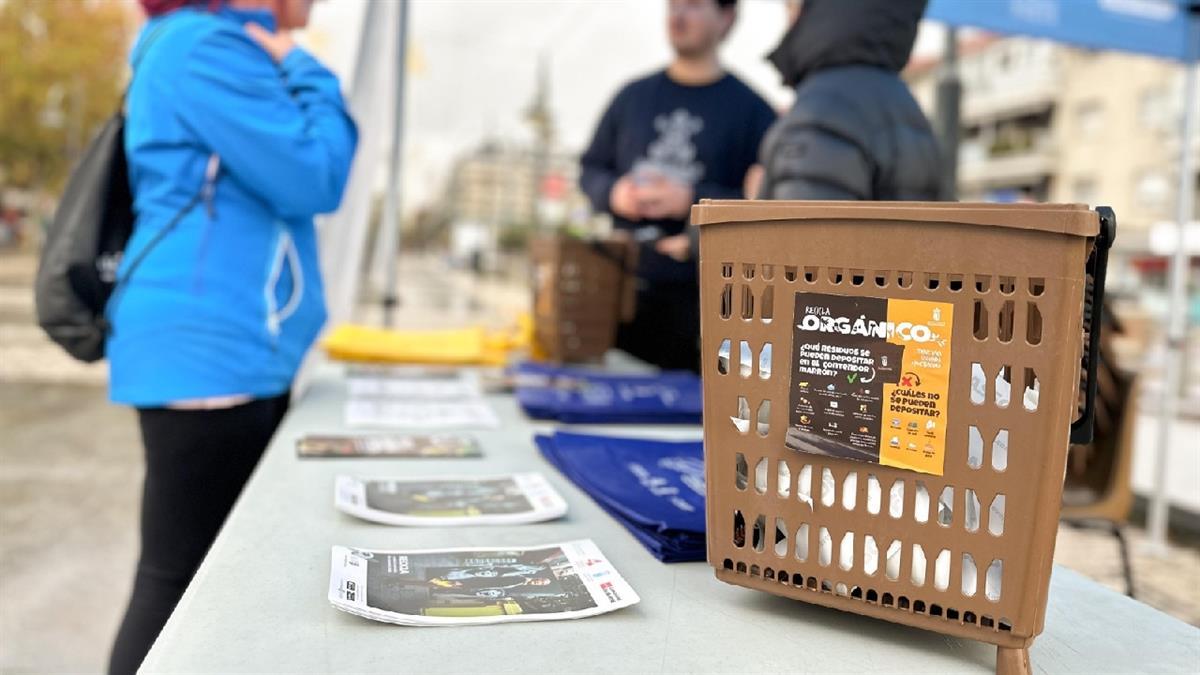 Majadahonda reparte 2.000 cubos marrones para concienciar sobre la recogida de basura orgánica 
