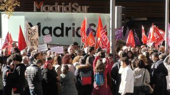 Estudiantes y profesores universitarios se manifiestan contra la gestión de la Comunidad de Madrid