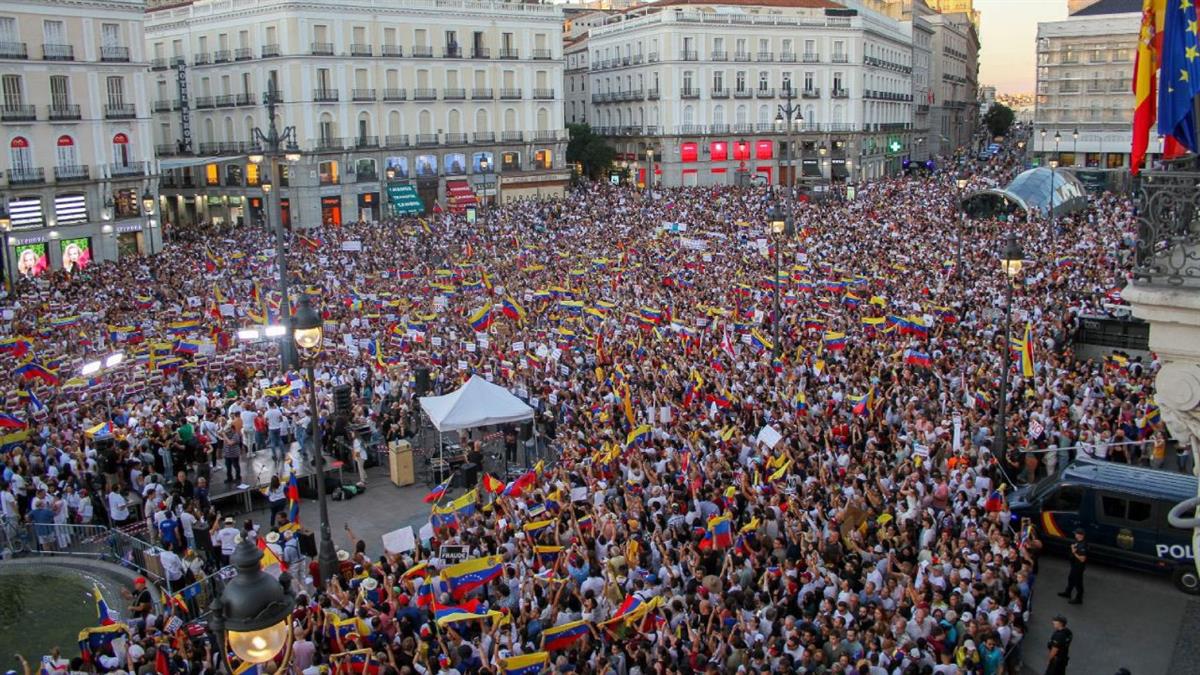 Miles de personas se han manifestado para protestar contra el Gobierno de Nicolás Maduro