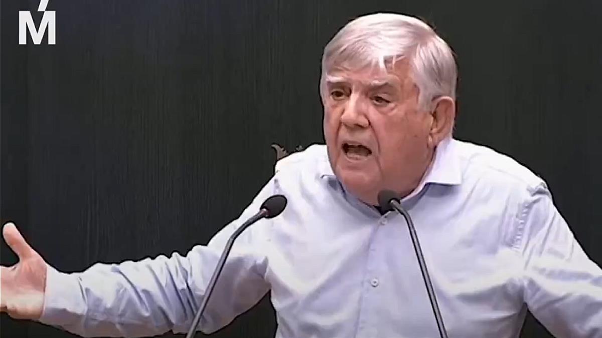 Félix López estalla contra la actitud del delegado de Urbanismo, "seguro que si un empresario va a reunirse con usted, no tarda un año en contestarle"