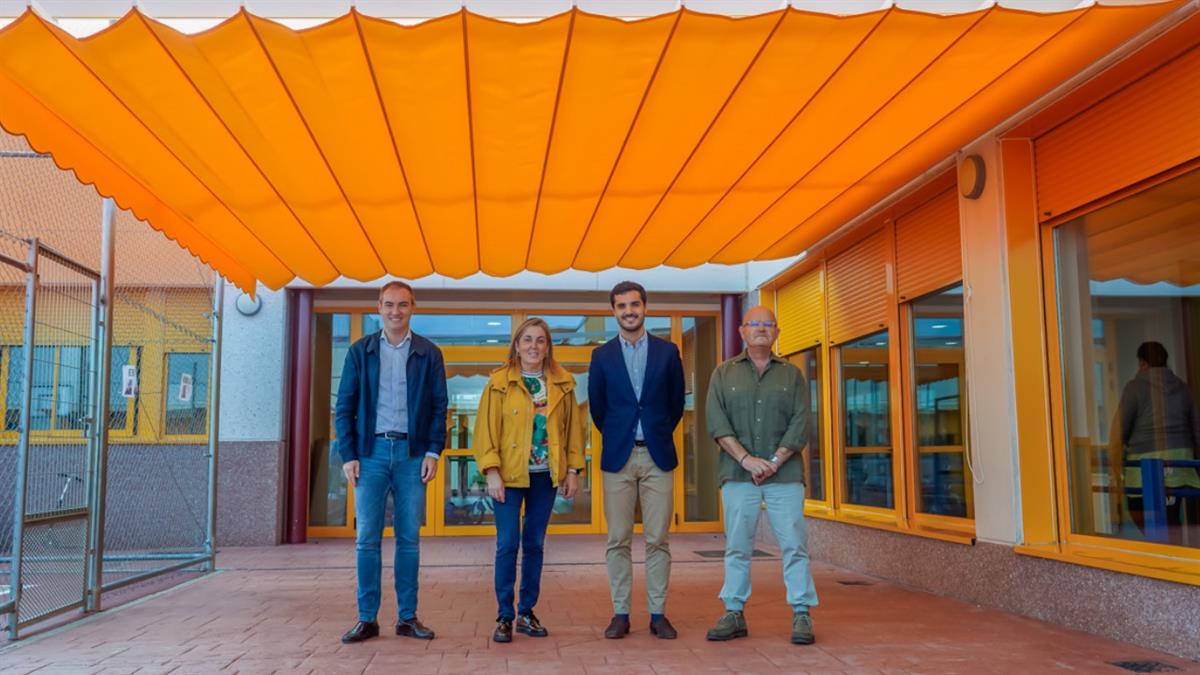 Se ha instalado una pérgola con toldo en el Colegio público de Educación Especial Iker Casillas 