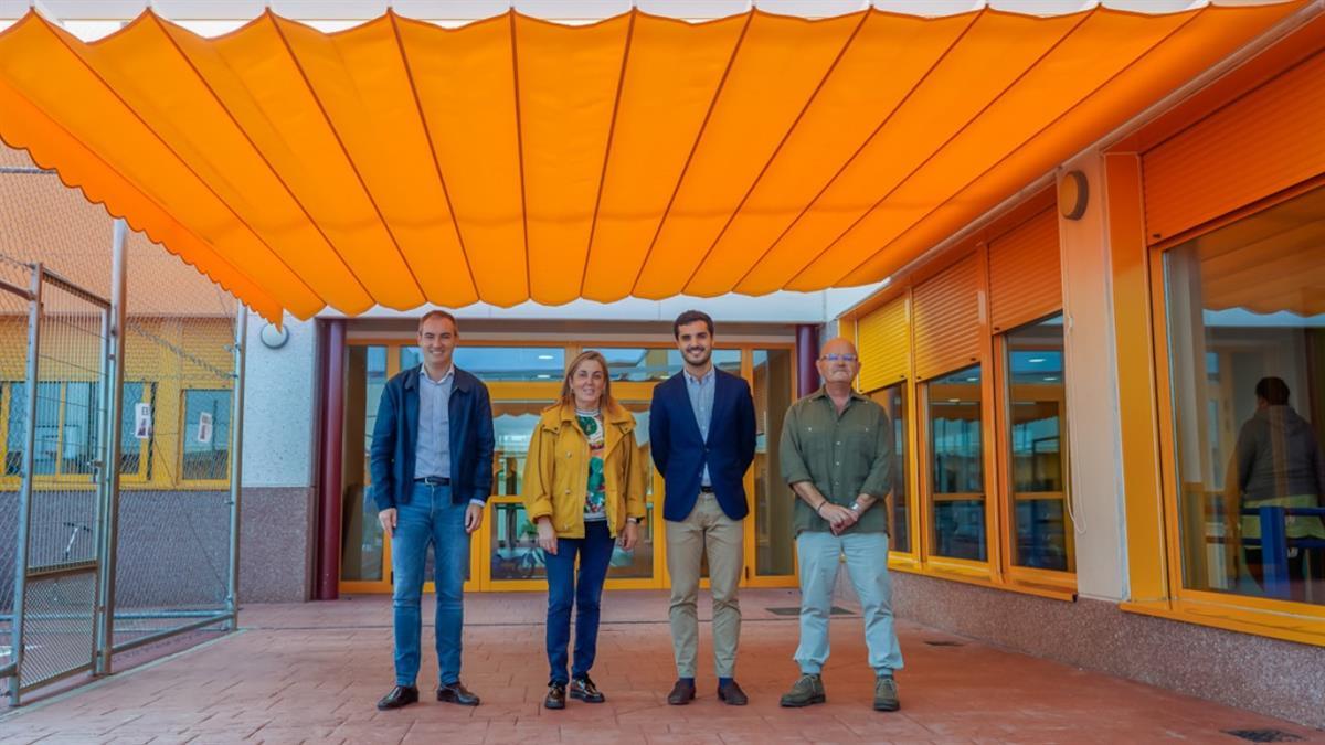 Se ha instalado una pérgola con toldo en el Colegio público de Educación Especial Iker Casillas 