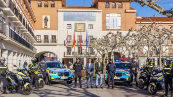 Con la adquisición de tres coches y cuatro motocicletas con equipamiento tecnológico de última generación