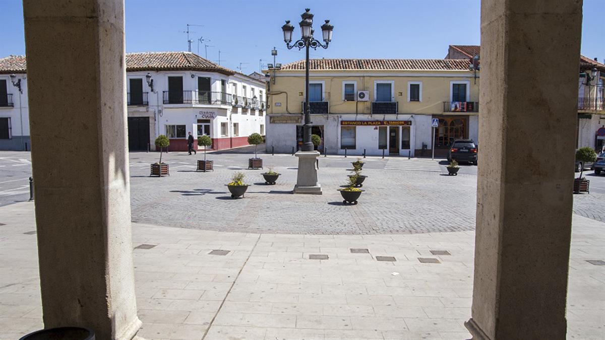 Música, pasacalles y un comida popular acompañan al acto institucional