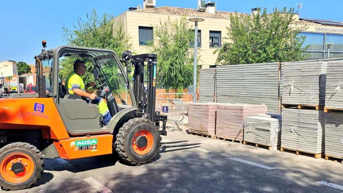 Con una inversión de más de 58.000€ se ha adquirido una nueva carretilla elevadora