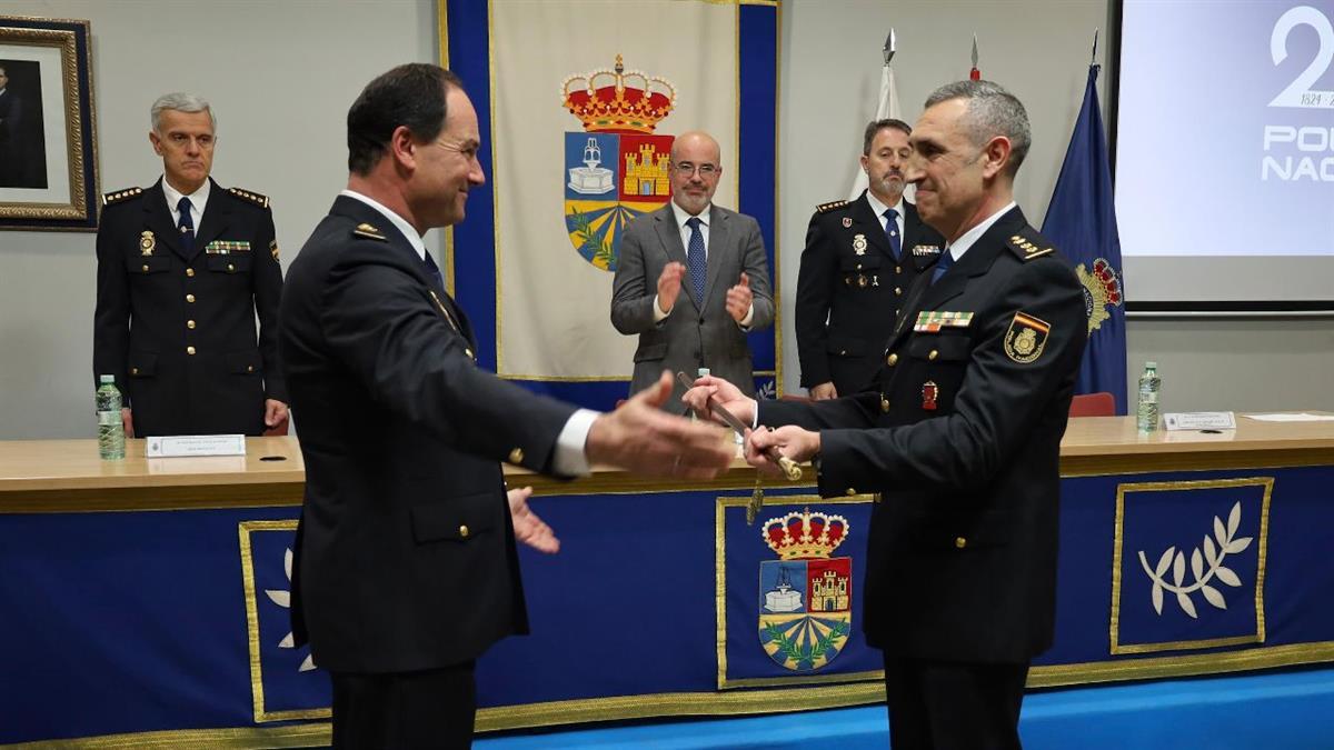 En su presentación, el delegado del Gobierno resaltó que la ciudad se consolida como la que menor tasa delictiva tiene de España entre las grandes ciudades