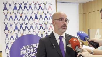 El delegado del Gobierno, Francisco Martín, ha inaugurado en Leganés este proyecto que convierte todas las dependencias en centros de atención a mujeres víctimas de violencia de género