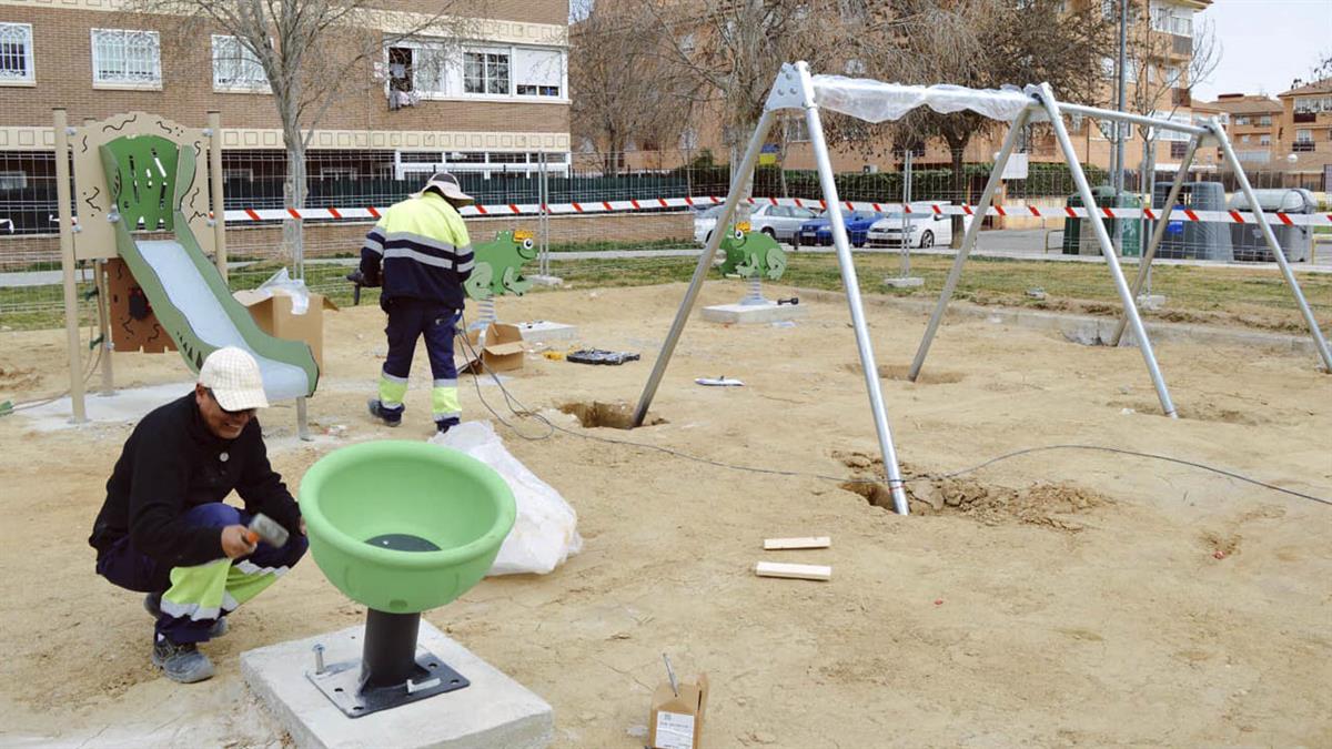 Los vecinos comienzan a impacientarse con las obras de los parques