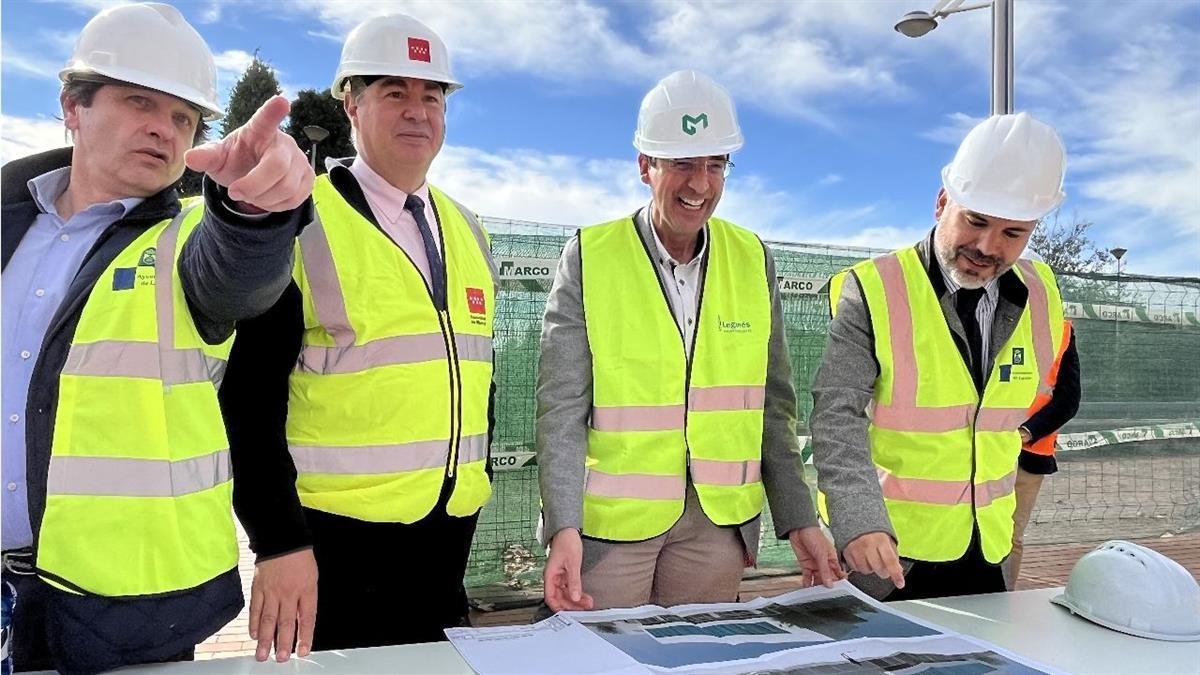 Miguel Ángel Recuenco, Carlos Delgado y el viceconsejero José Antonio Sánchez visitaron las obras