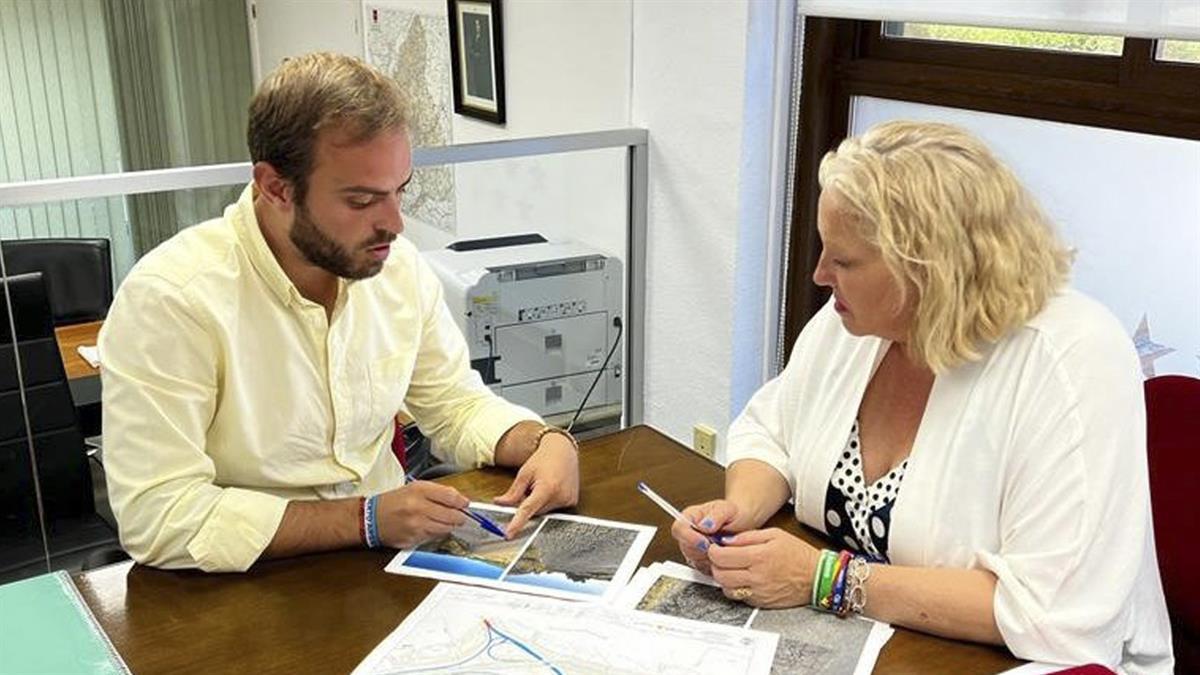 El Ayuntamiento firma un acuerdo con la Comunidad de Madrid para arreglar el tramo de esta vía con la A-3 