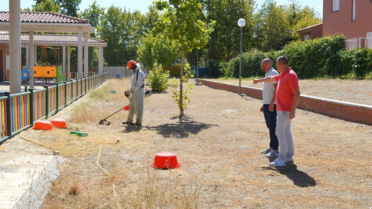 Se han realizado labores de mantenimiento y trabajos de fontanería, albañilería y jardinería