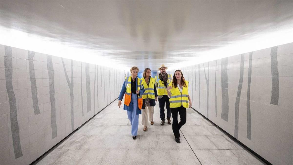 La delegada de Obras y Equipamientos, junto a las concejalas de Salamanca y Retiro, ha supervisado hoy la recta final de los trabajos
