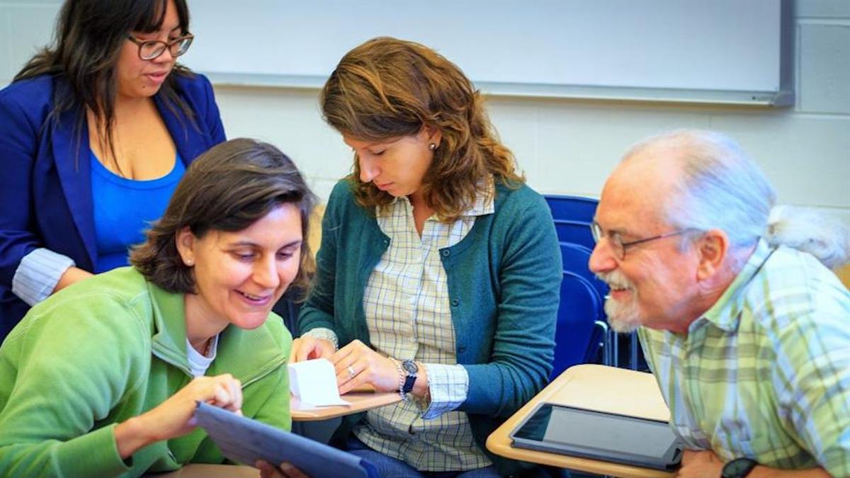 Las personas interesadas pueden terminar sus estudios de ESO o preparar su acceso a la Universidad