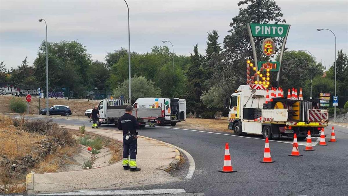 Los trabajos han consistido en sustituir 170 metros de barandilla deteriorada