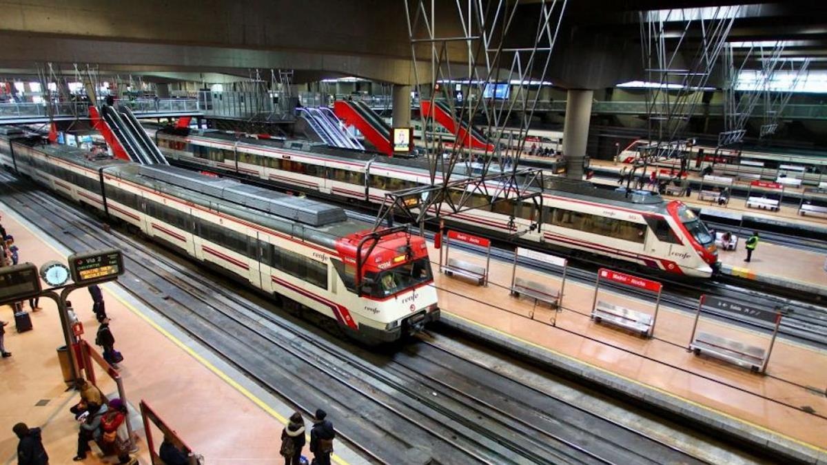 El secretario de Estado de Transportes, David Lucas, ratifica el compromiso del Gobierno con la mejora de la red de tren de Madrid