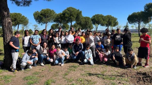 Los estudiantes fuenlabreños plantan más de 700 árboles en dos días