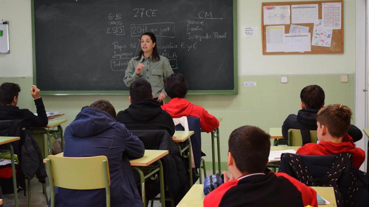 Para dar charlas sobre Absentismo Escolar y Acoso