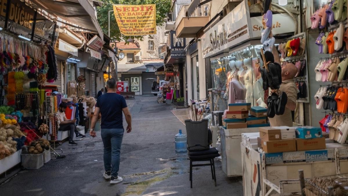 El municipio reinauguró el pasado sábado su mercadillo municipal que supera ya el centenar de puestos