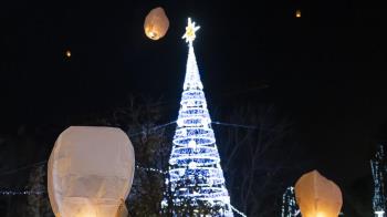 El municipio inauguró la navidad con su tradicional encendido de luces 