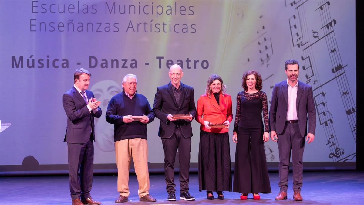 Todas han contribuido al desarrollo de la ciudad en distintos ámbitos: seguridad, medio ambiente, empresa, comercio, cultura, deporte o social