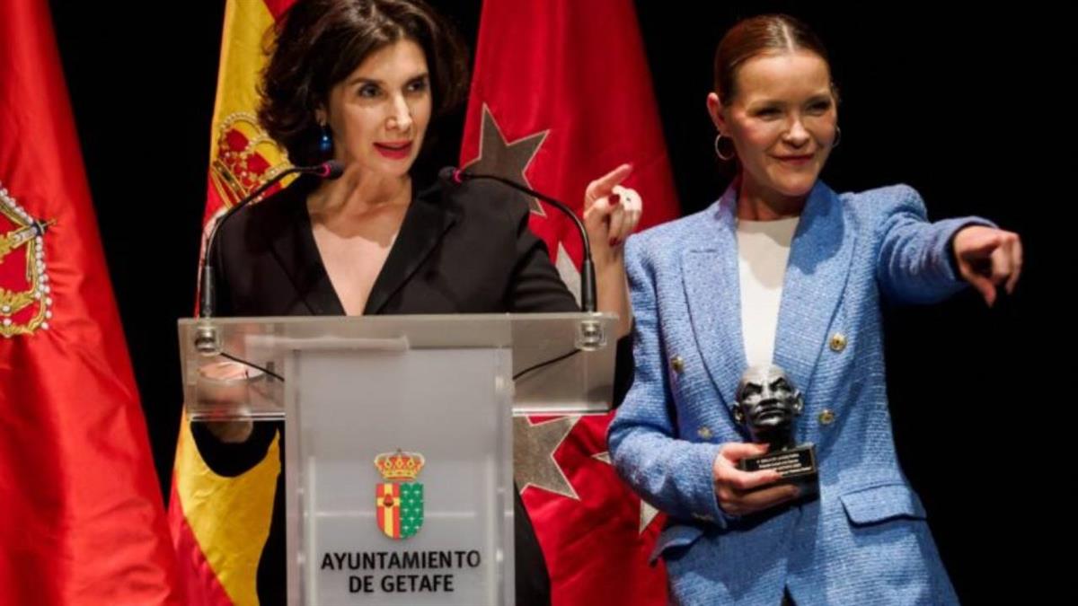 El ayuntamiento ha entregado los reconocimientos a artistas y entidades locales, regionales y nacionales en la Gala de la Cultura