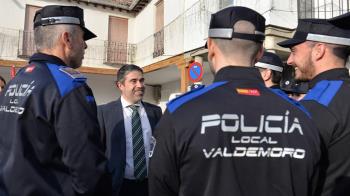 El alcalde ha presentado los nuevos agentes de la Policía Local 